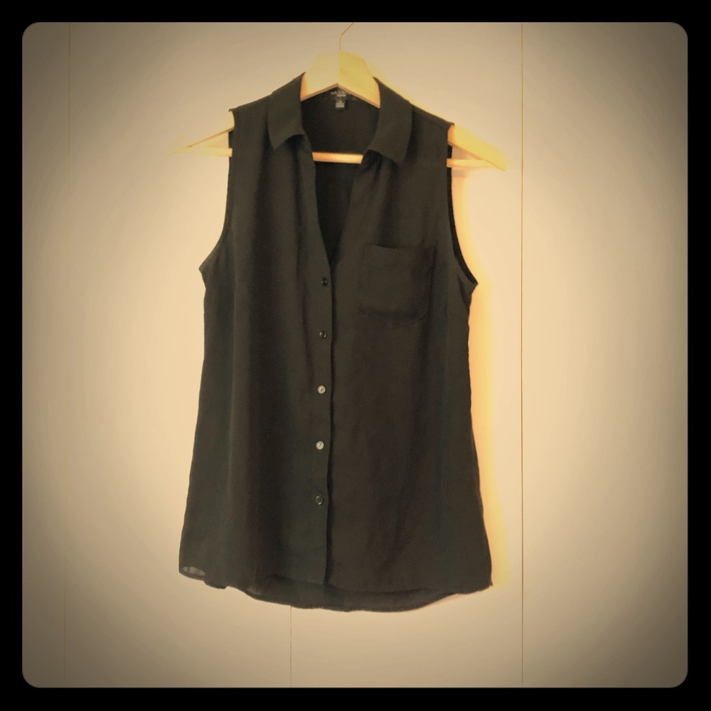 3/$15 Sleeveless Button down Blouse - XS